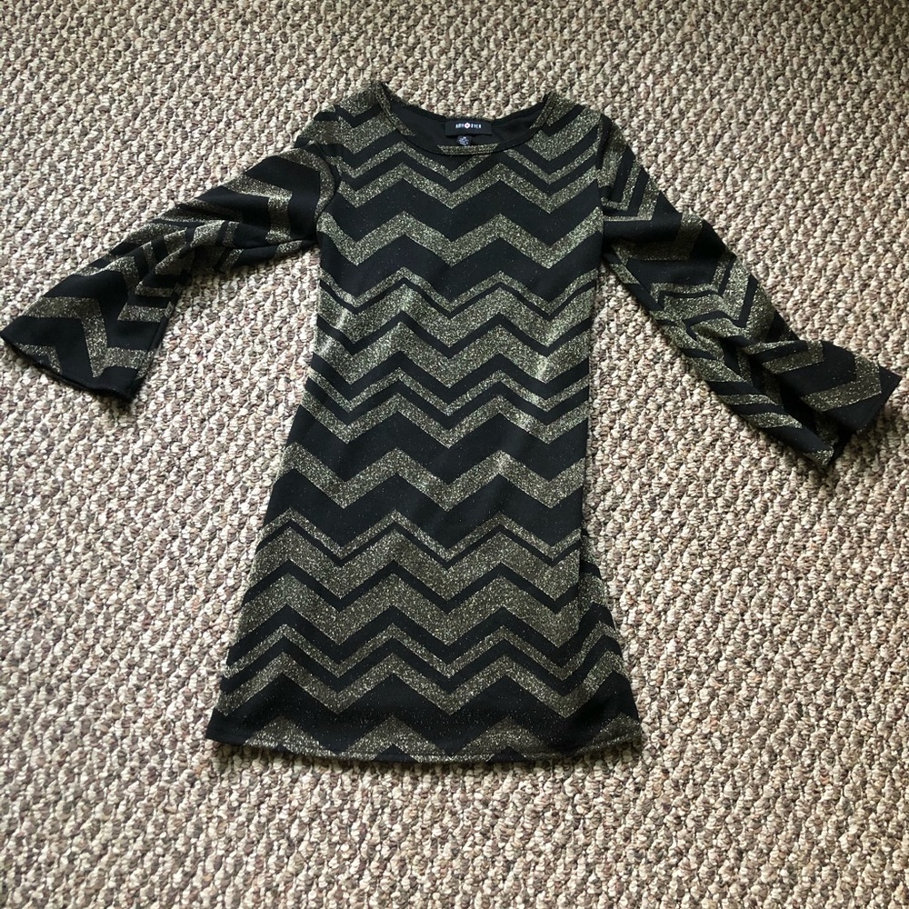 glitter chevron dress - size medium (NWOT)